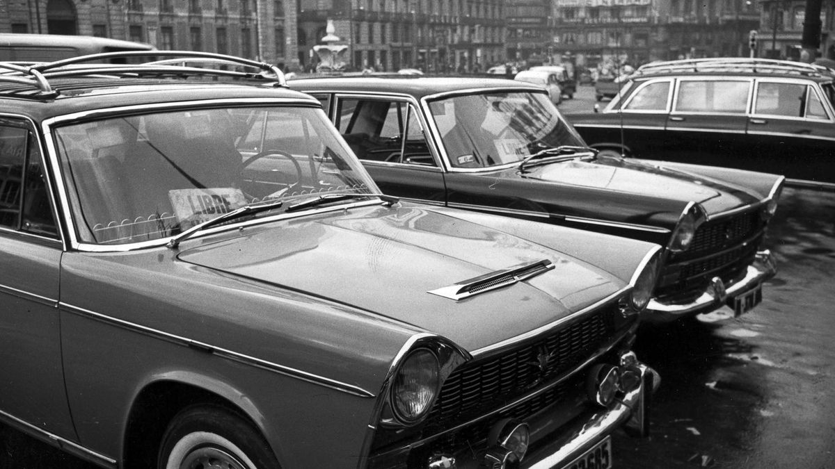 Los Cabify de Franco: "En 1970 ya había peleas entre taxis y licencias VTC"
