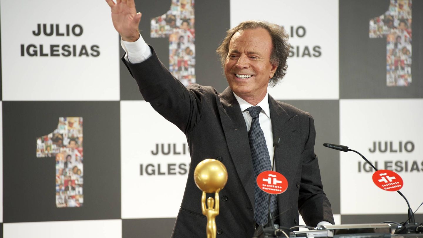 Iglesias, recibiendo un premio en Madrid. (Getty)