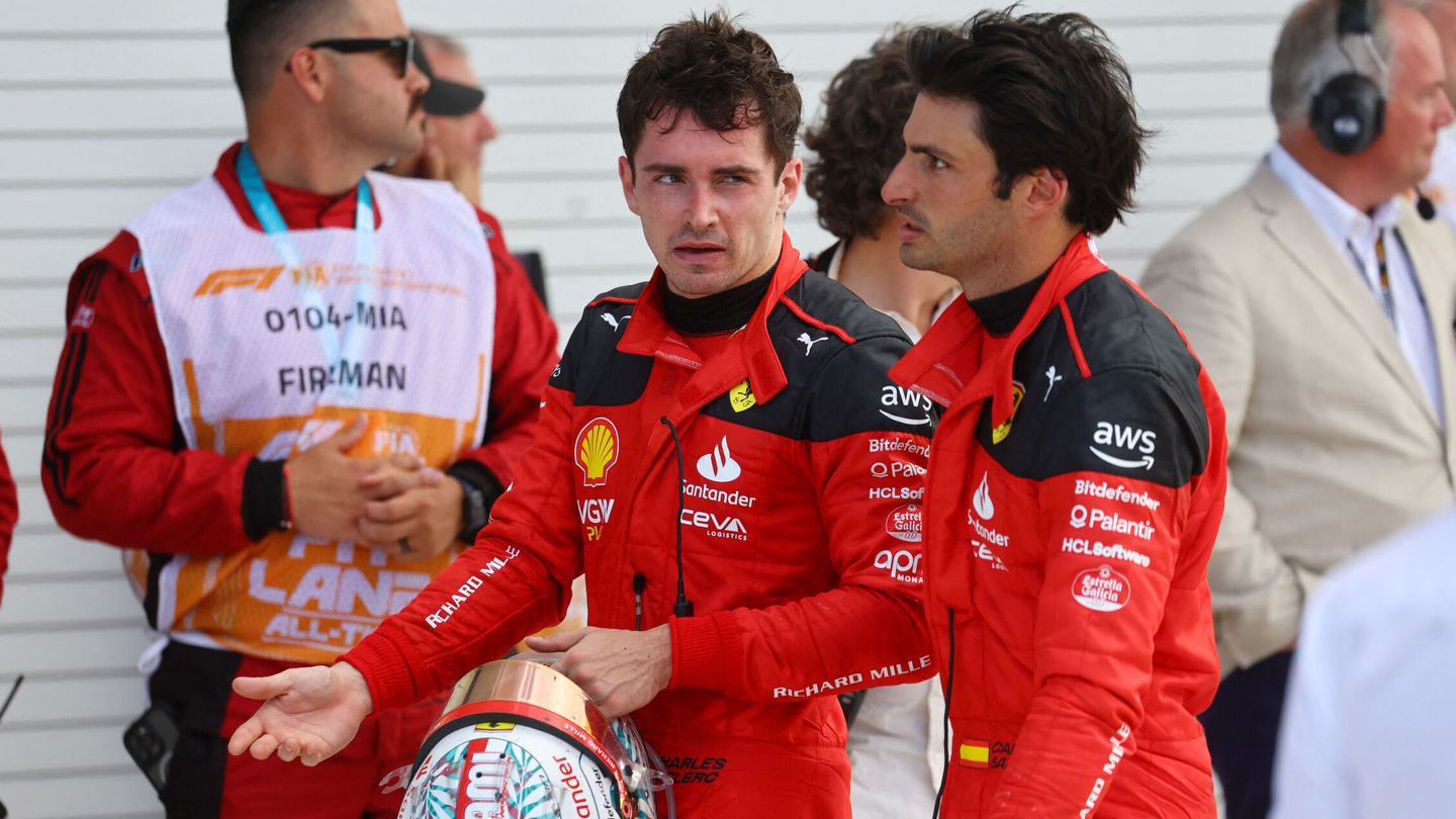 Sainz y Leclerc siguen pugnando por liderar el equipo. (Reuters/Mike Segar)