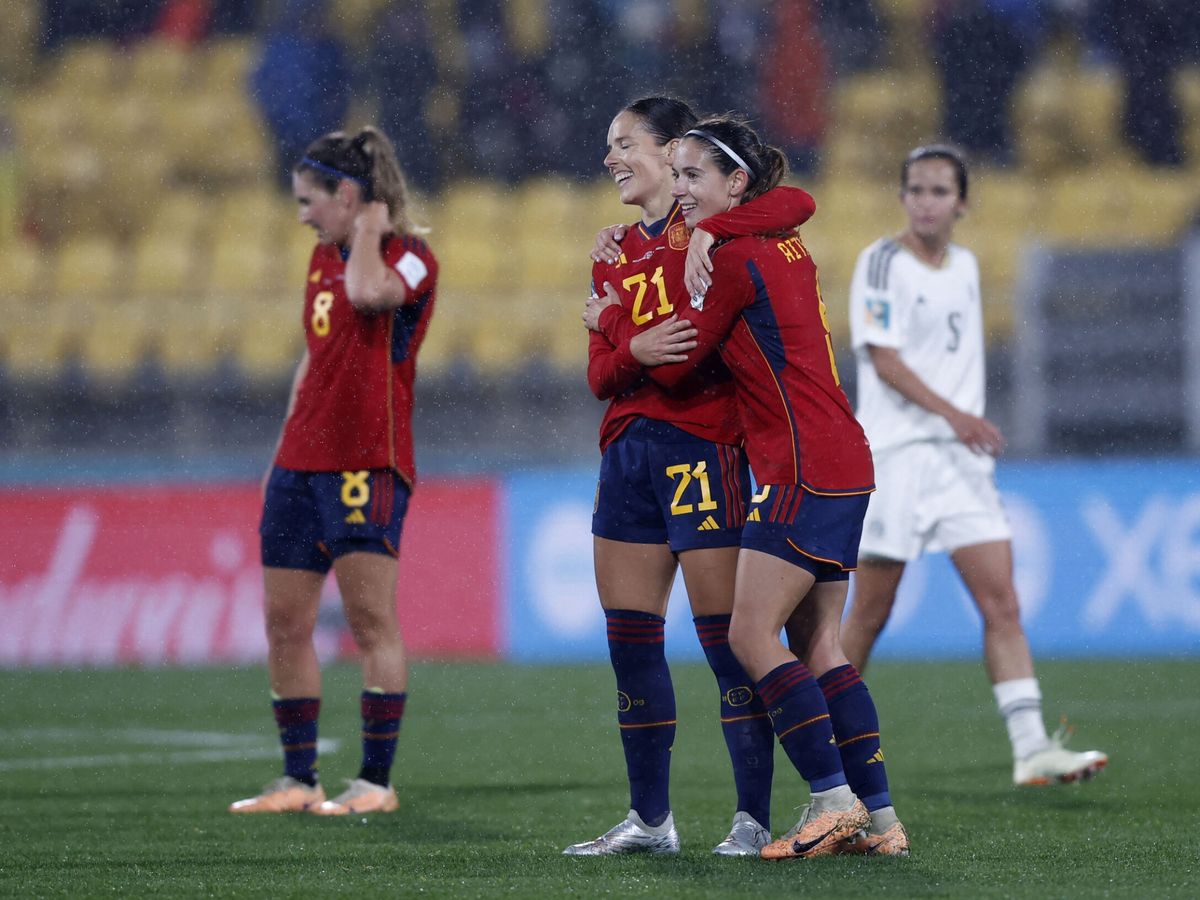 Foto: Las jugadoras españolas celebran el triunfo. (Reuters/Amanda Perobelli)