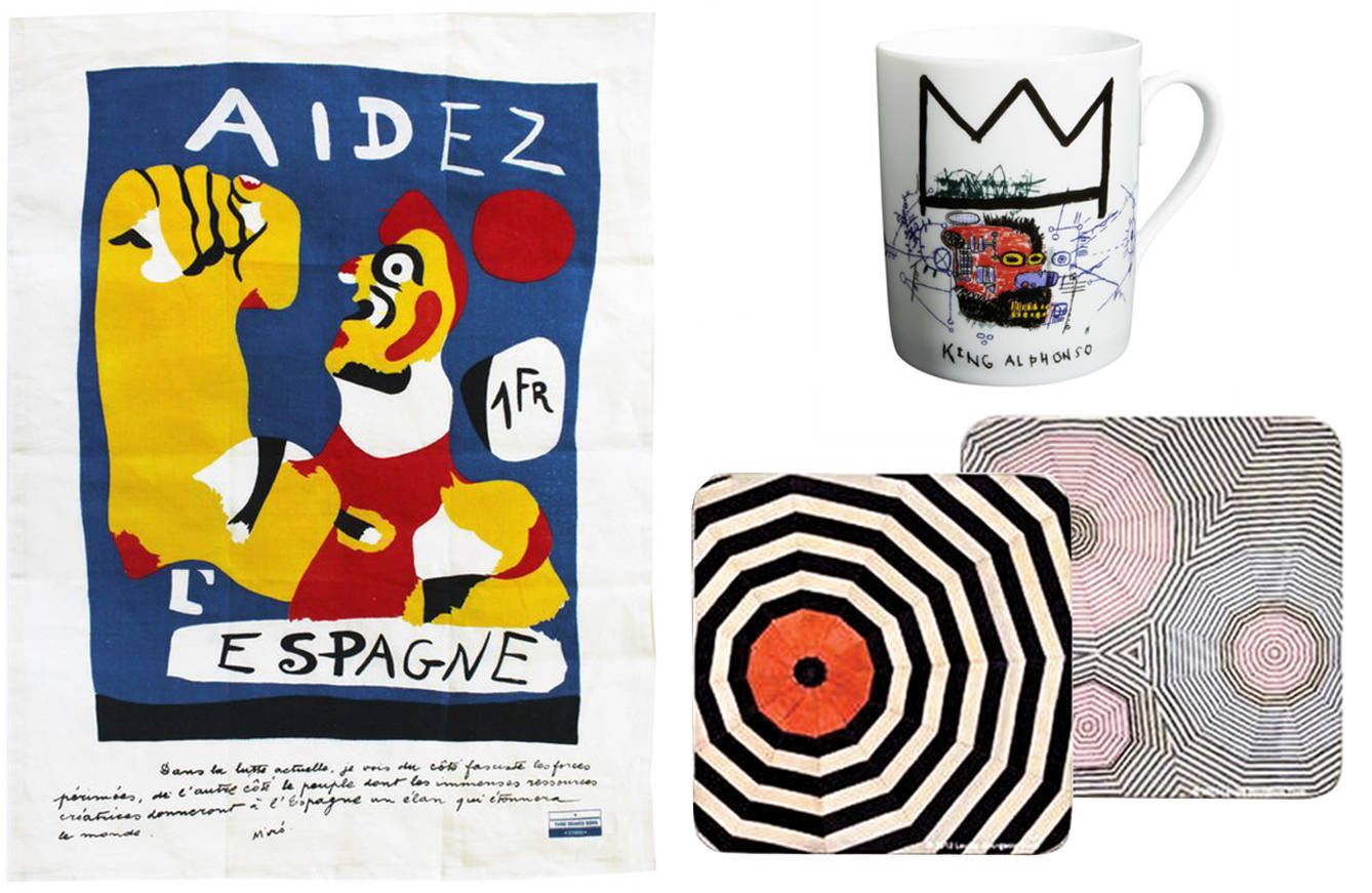 En la imagen, algunos de los múltiples artículos que se pueden encontrar en Artspace, como un juego de posavasos de corcho con diseños de Louise Bourgeois. 