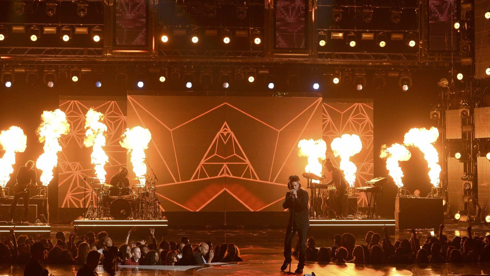 Foto: The Weeknd en una actuación en Los Ángeles (Efe)