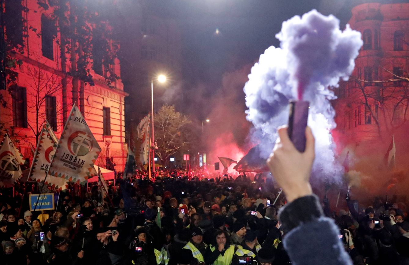Protesta contra la reforma laboral en Budapest, Hungría, el 16 de diciembre de 2018. (Reuters)