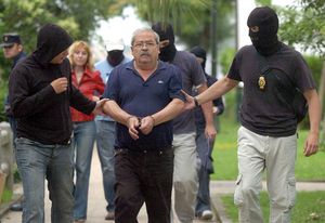 Interior se adelanta a Zapatero y ‘suaviza’ el régimen penitenciario de cuatro presos de ETA