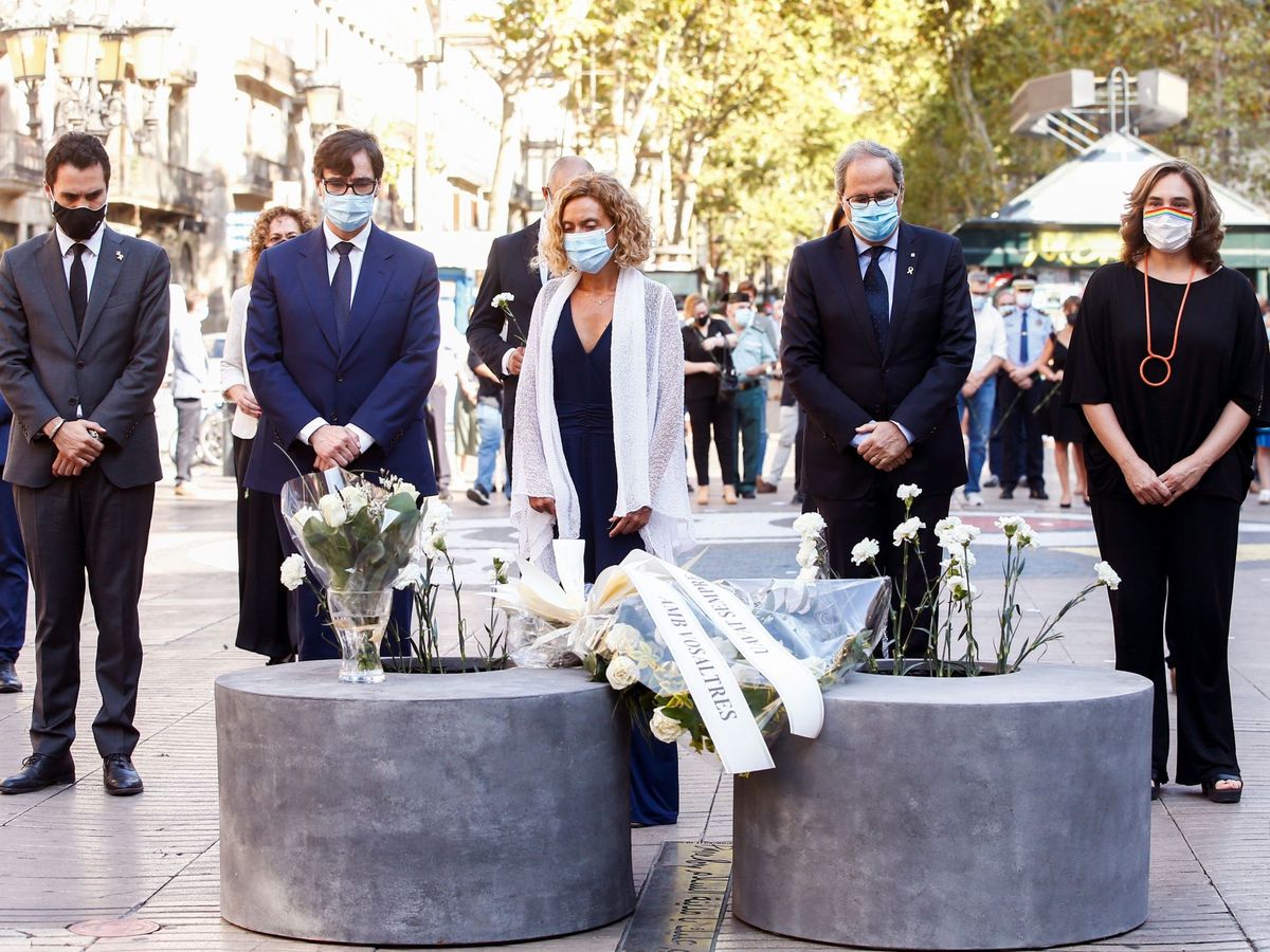 Foto: Acto de homenaje a las víctimas del atentado terrorista en Barcelona. (EFE)