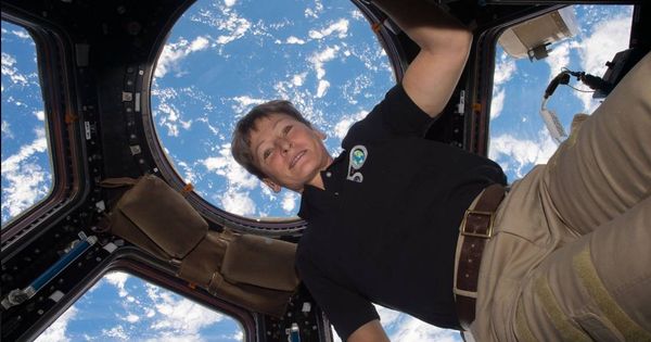 Foto: Peggy Whitson en la Estación Espacial Internacional. (NASA)