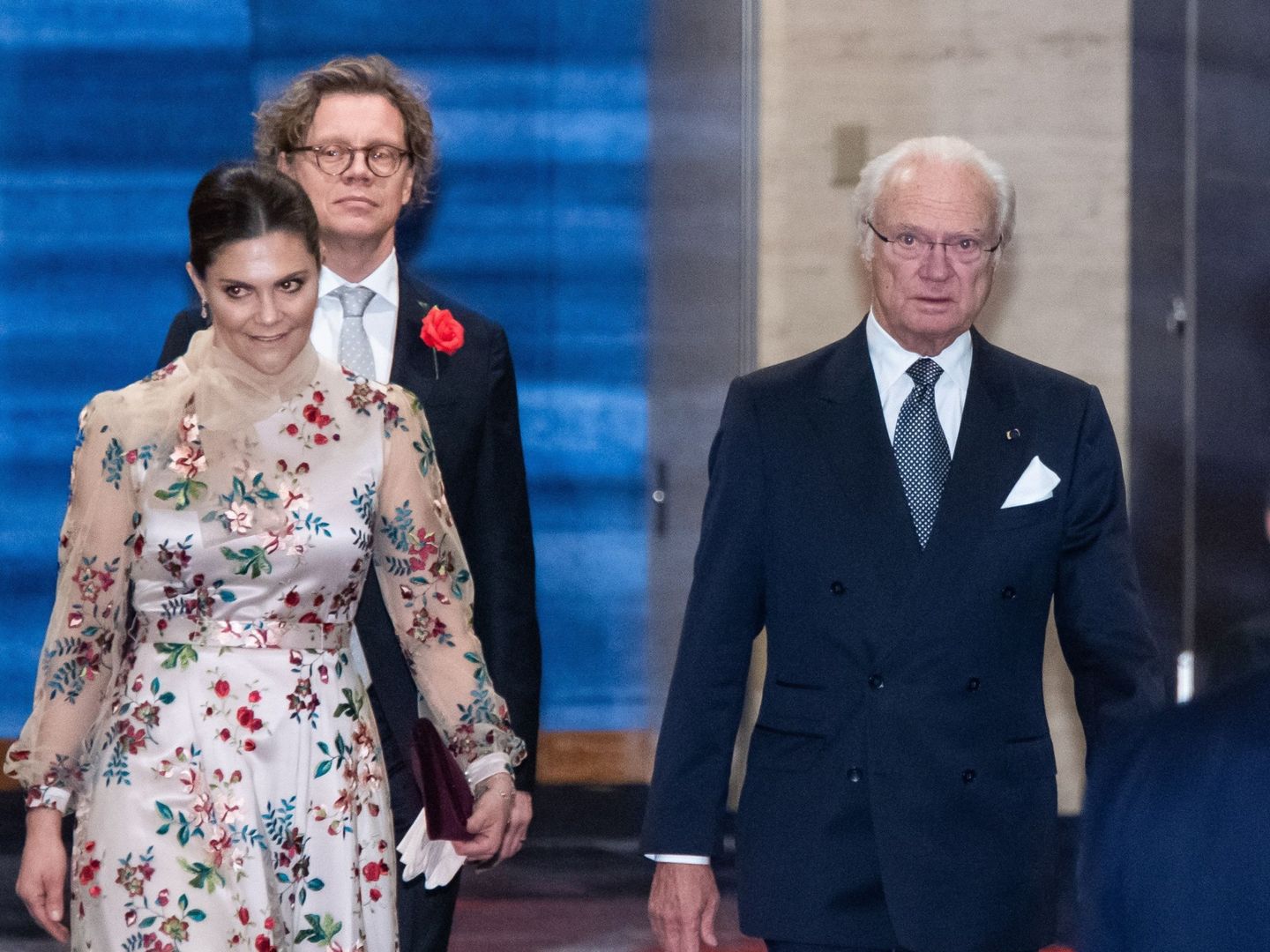 Victoria y su padre, Carlos XVI Gustavo de Suecia, en Tokio en 2019. (EFE)