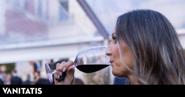 Los invitados de la fiesta de Vanitatis brindaron con un vino muy especial