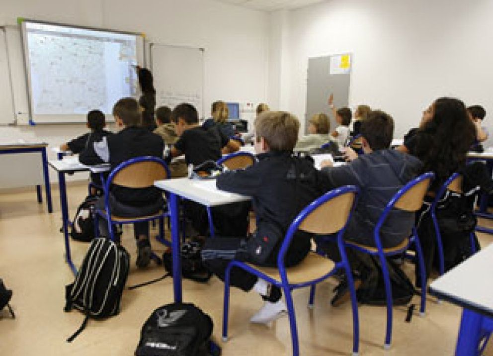 Foto: Francia, a un paso de prohibir los móviles en clase