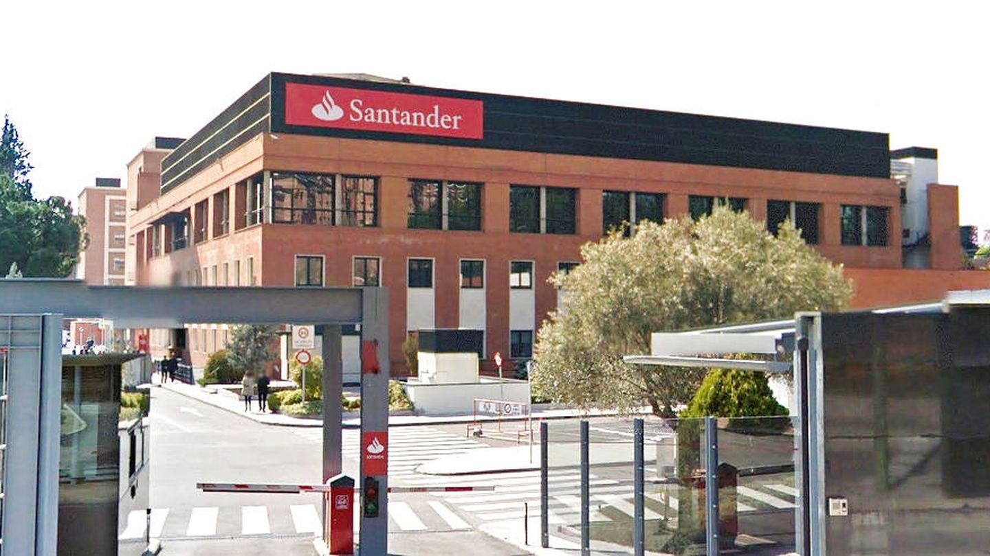 Oficinas del Banco Santander en la calle Mesena. (Google Maps)