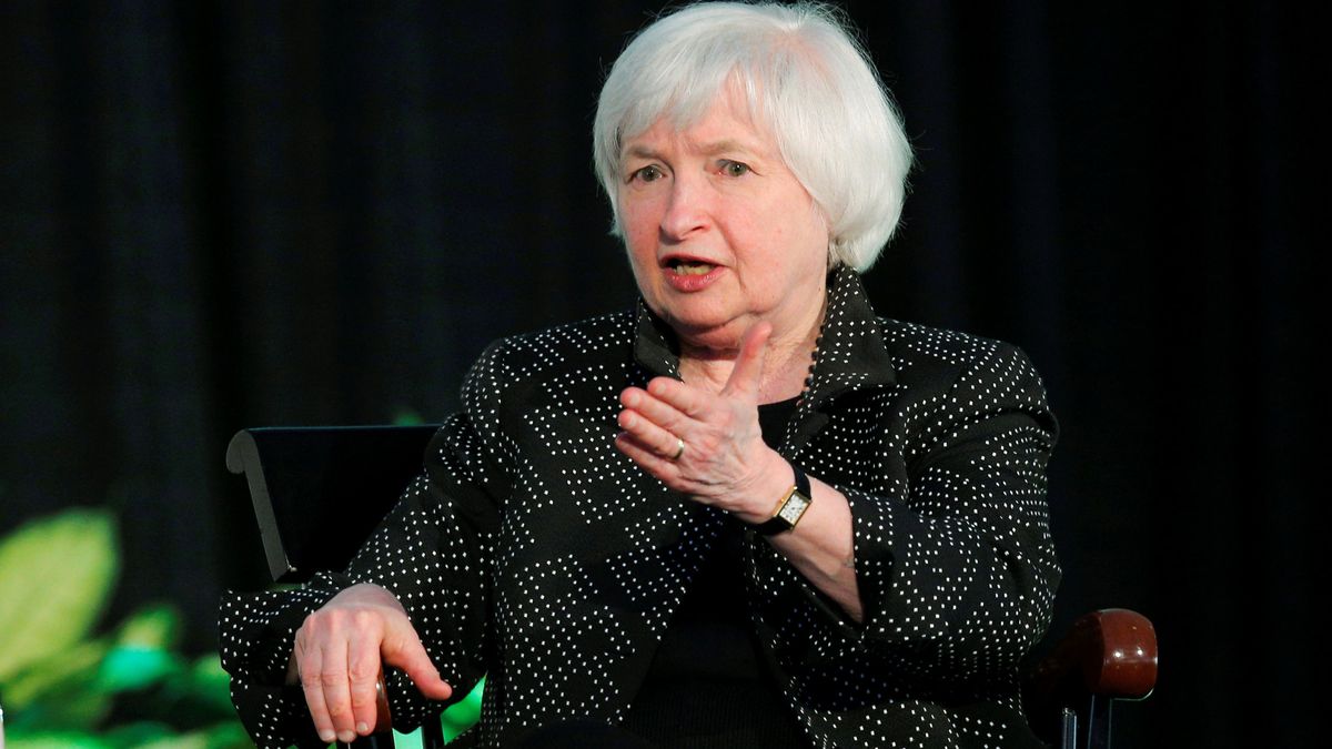 Janet Yellen dice que la Fed "probablemente" subirá los tipos en los próximos meses