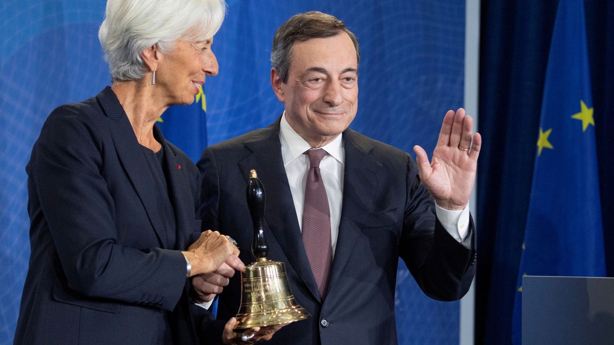Por qué Macron y Merkel despiden a Draghi con honores de jefe de Estado