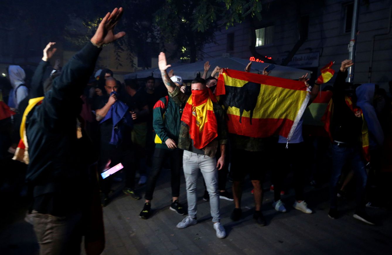 Grupos de extrema derecha se manifiestan en Barcelona. (Reuters)