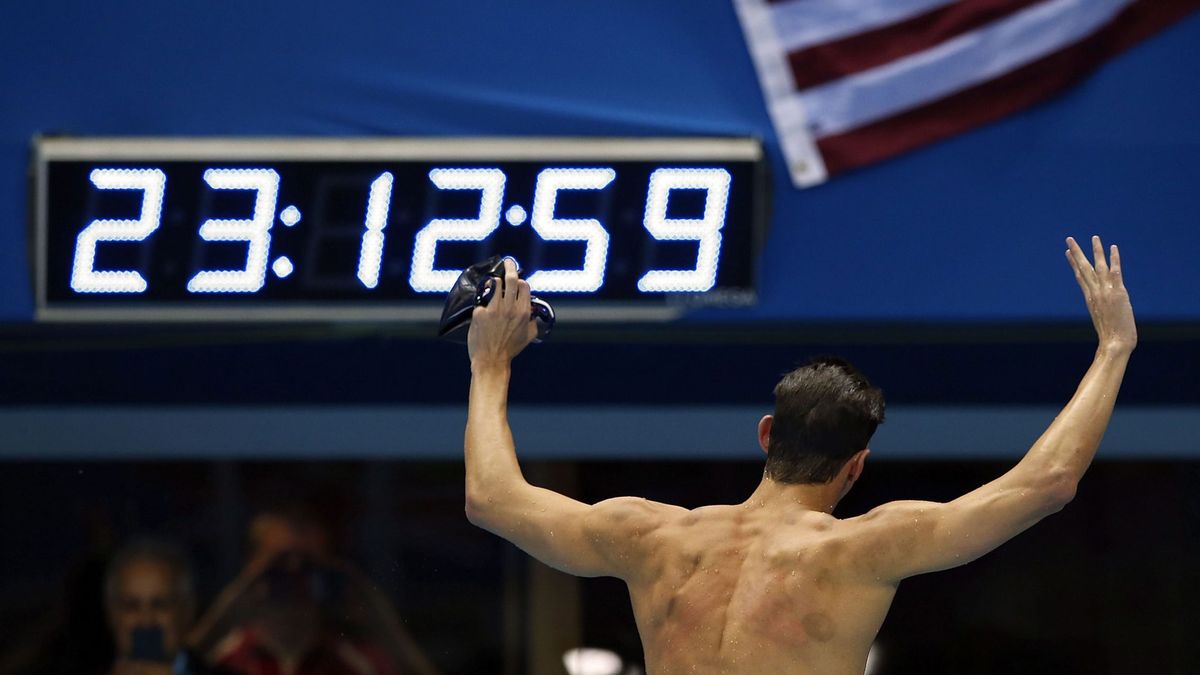 Phelps iguala a Lewis y a Oerter con cuatro oros consecutivos en una prueba