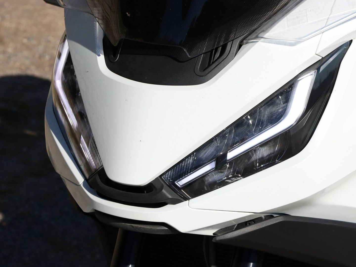 La iluminación es Full LED, y ofrece un diseño que resulta muy familiar y podemos encontrar en otros modelos de Honda.