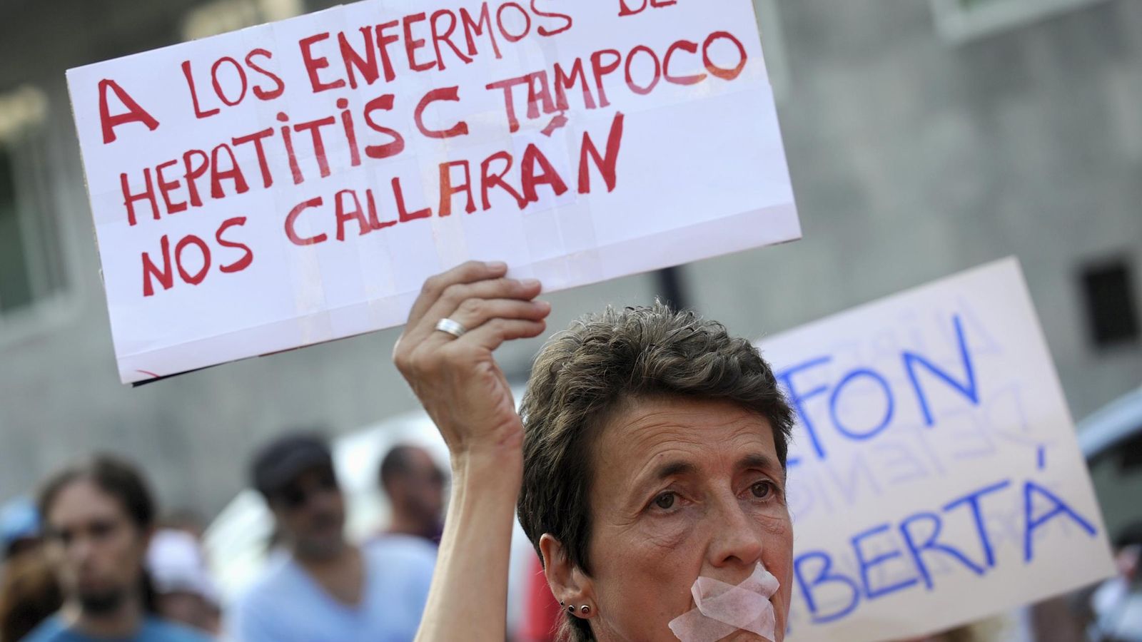 Foto: Protestas de los enfermos de hepatitis C en junio de este año (Reuters)