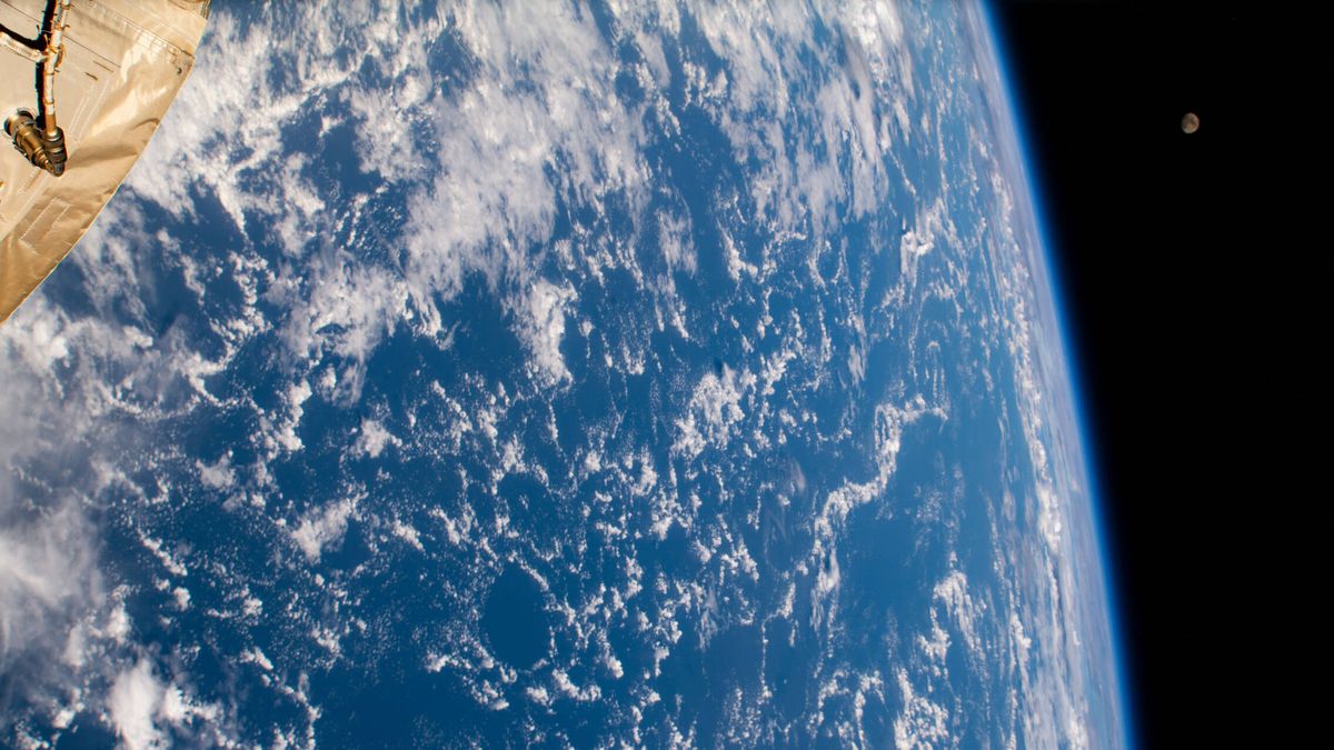 La Tierra resplandece cada día menos vista desde el espacio