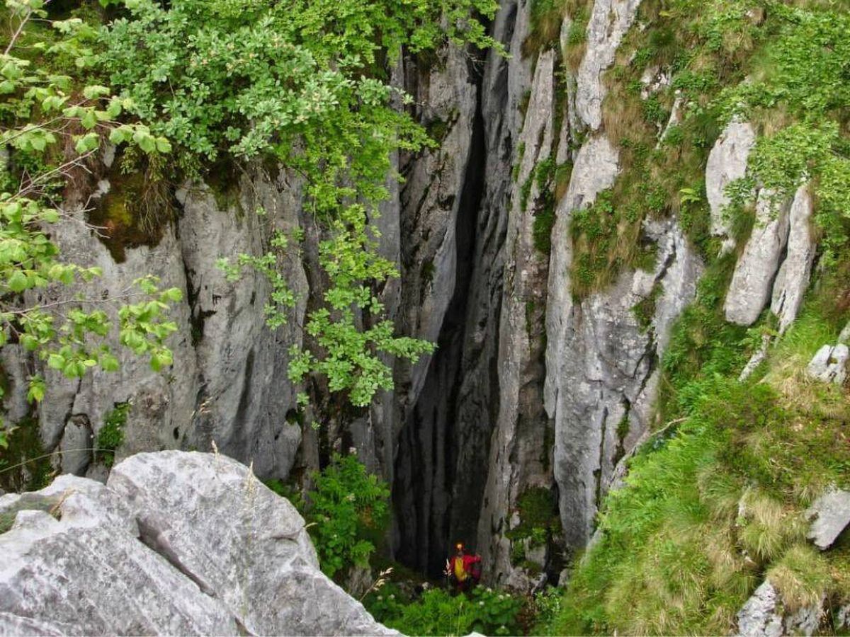 Foto: Así es la cueva de la Garma Ciega-Sima del Sombrero en Cantabria: pasajes estrechos y excursiones de 10 horas (ESOCAN)