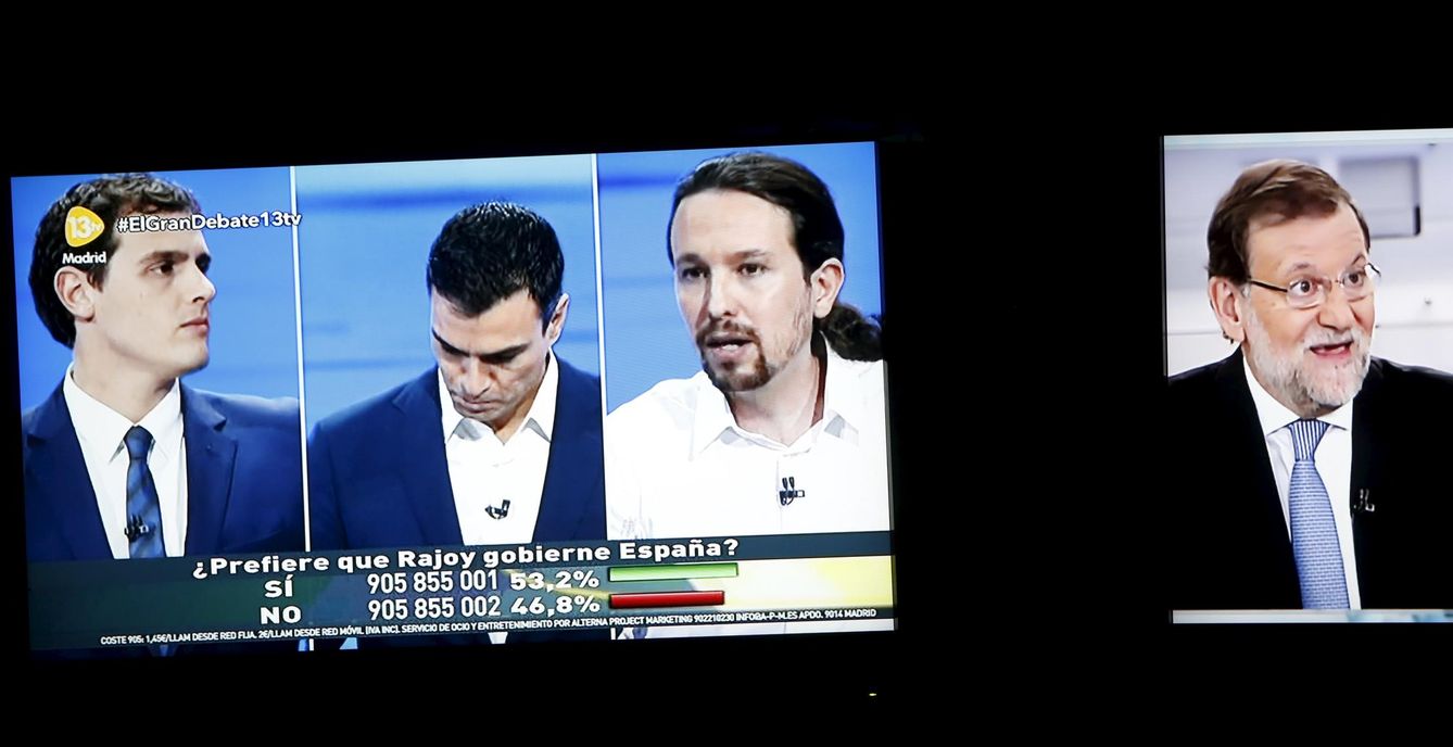 Rivera, Sánchez e Iglesias, durante el debate, y Mariano Rajoy, mientras, entrevistado por Pedro Piqueras en Telecinco este lunes. (Reuters)