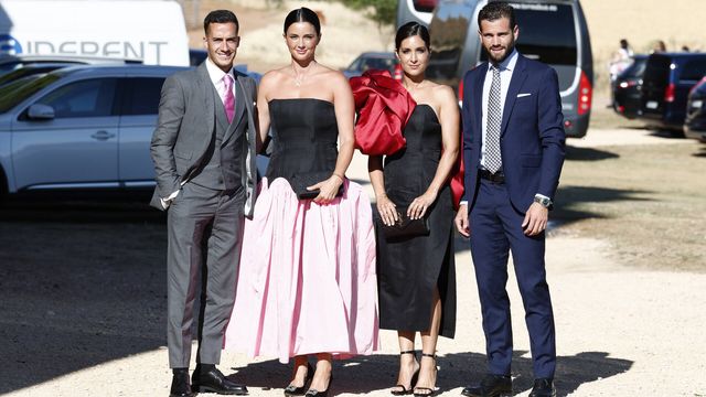 Lucas Vázquez, Macarena Rodríguez, María Cortés y Nacho Fernández, en la boda de Dani Carvajal. (Gtres)