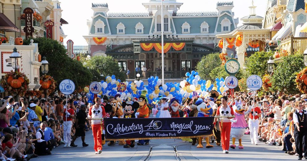 Disney World cumple 40 años como el parque de fantasia mas visitado del mundo.