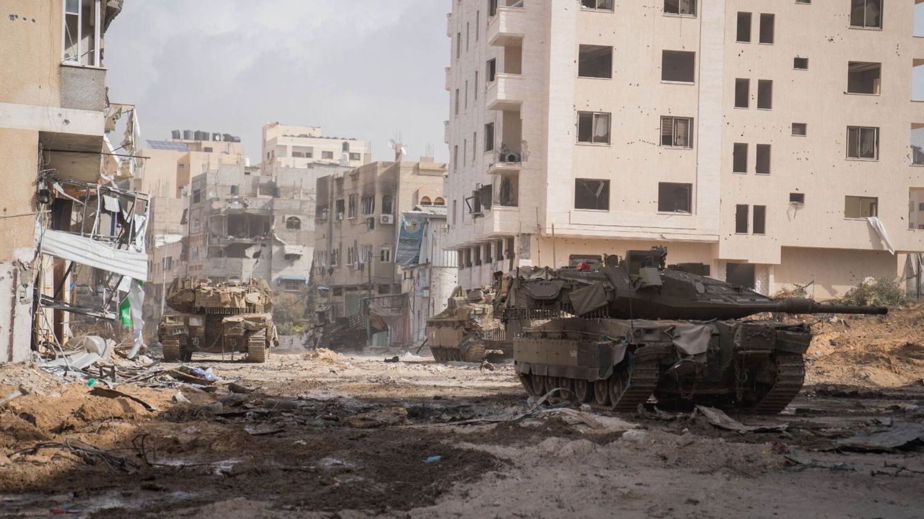 Foto: Tanques de Israel durante una operación en Gaza. (Reuters/Ejército de Israel))