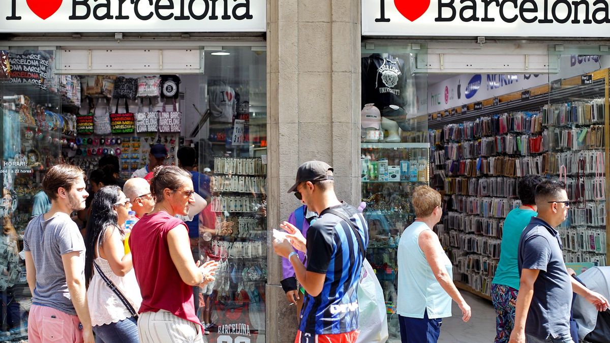 Ada Colau prohíbe la apertura y ampliación de pisos turísticos en Barcelona
