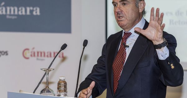 Foto: El ministro de Economía, Luis de Guindos, en una conferencia en Burgos (Efe)