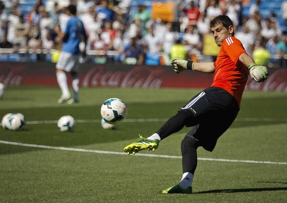 Foto: Casillas, calentando ante el Athletic