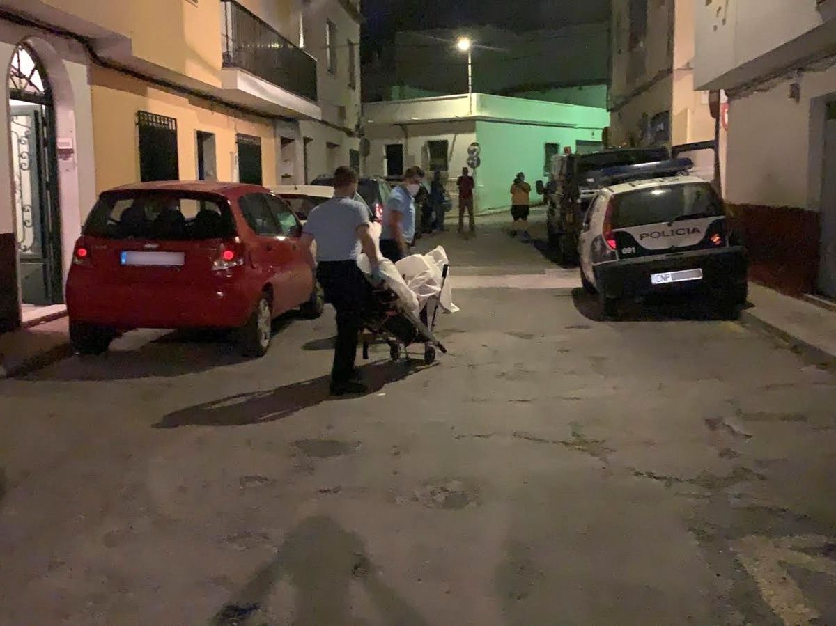 Foto: La Policía encuentra a una mujer muerta en su domicilio de Motril (Granada). Foto: Efe