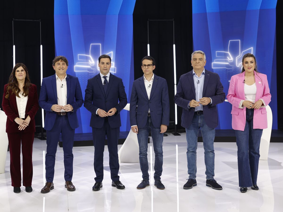 Foto: Imágenes de los candidatos en el debate electoral en EITB. (EFE/Miguel Toña)