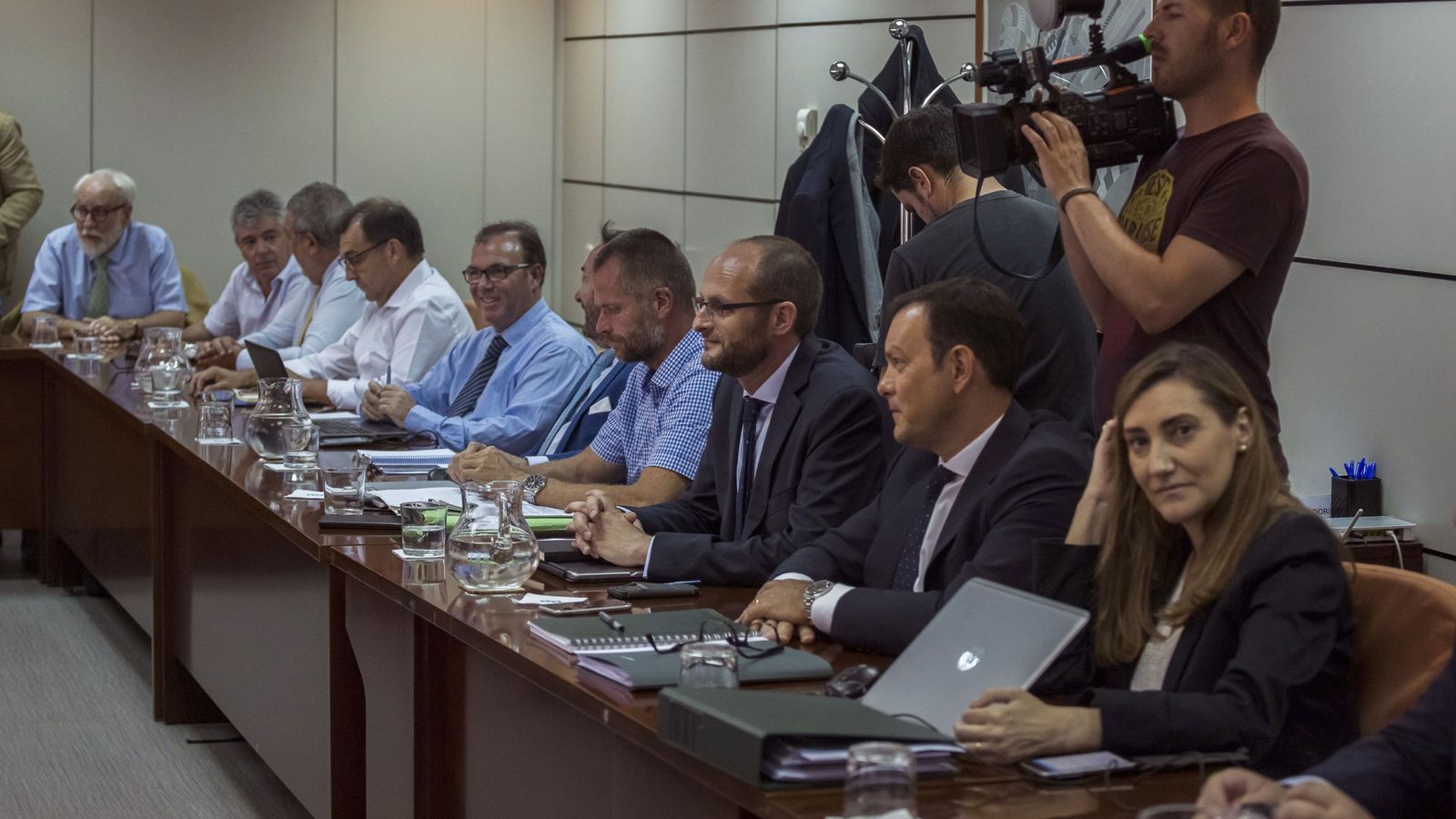 Foto: Los representantes de la patronal Anesco, el pasado martes, en su última reunión con los estibadores. (EFE)