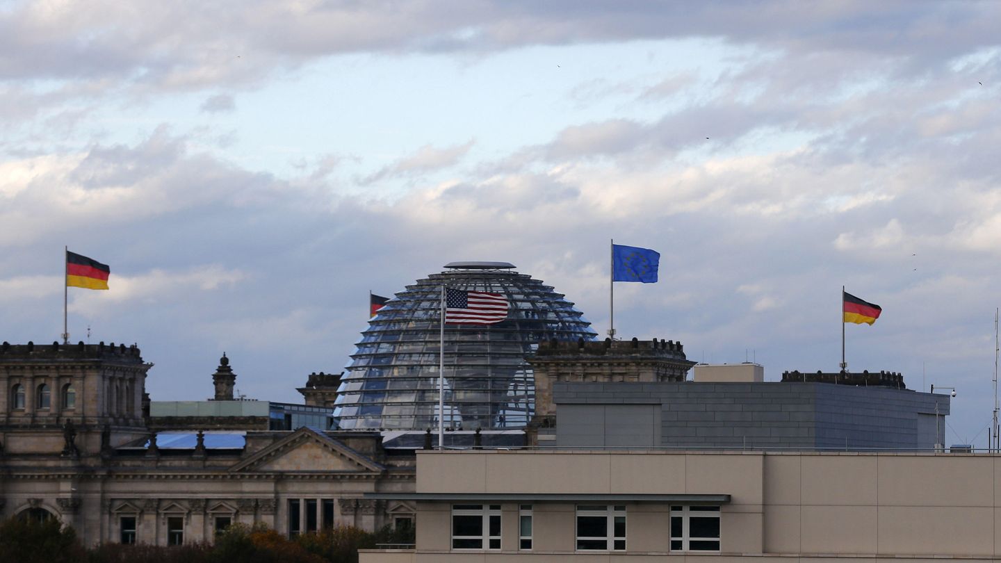 La embajada de EEUU en Berlín, junto a la Cancillería (Reuters).