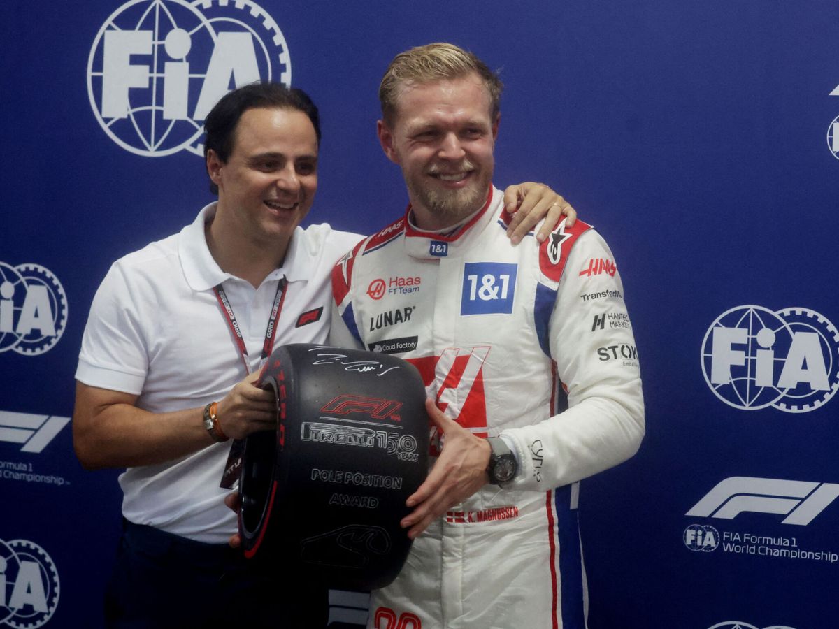 Foto: Magnussen, radiante con su premio. (Reuters/Ricardo Moraes)