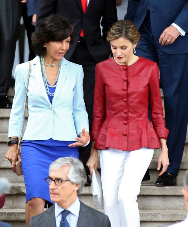 Foto: La presidenta de Banco Santander, Ana Botín, junto a la reina Letizia. (EFE)