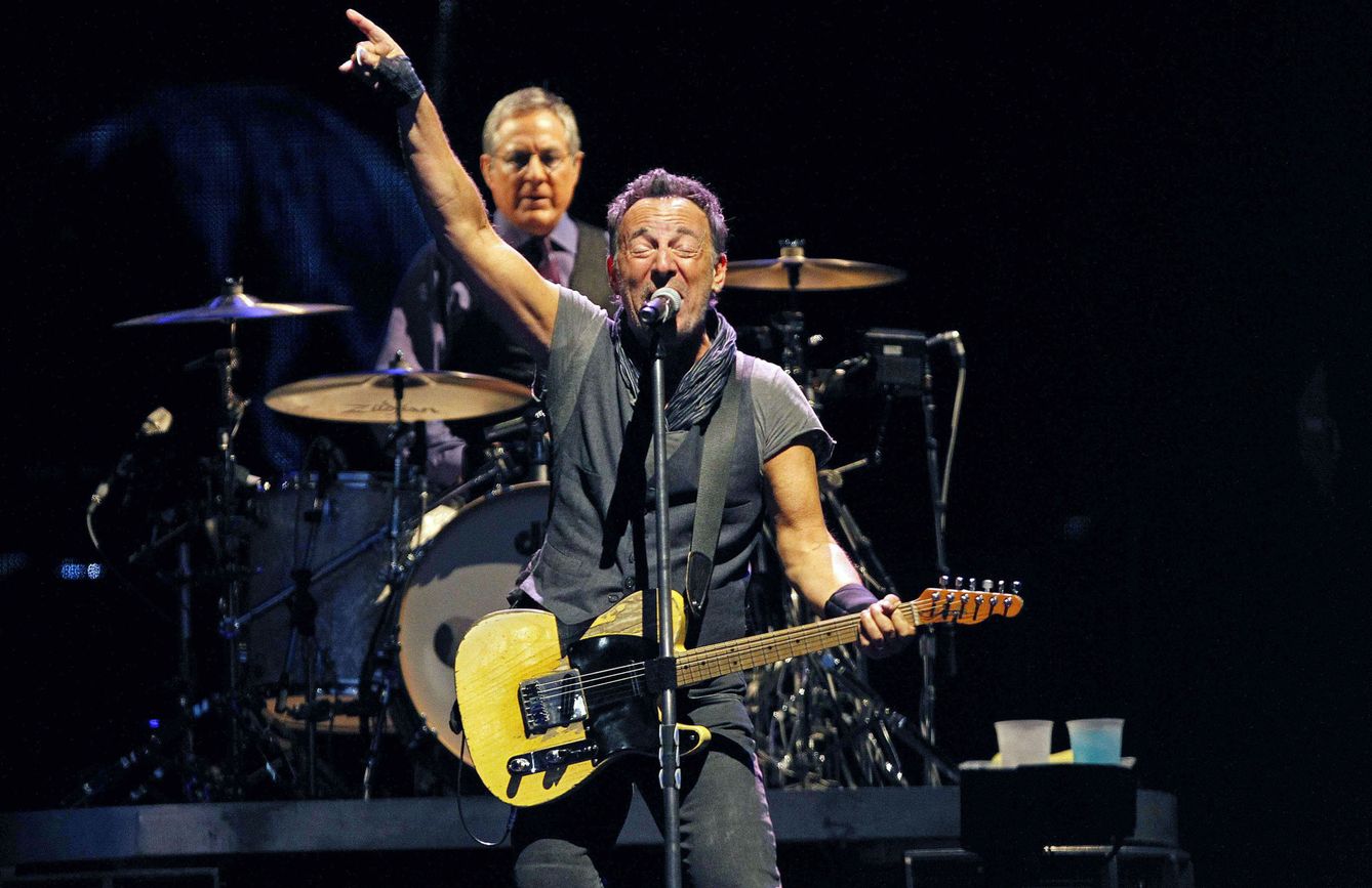Springsteen en el Camp Nou de Barcelona, en el arranque de 'The River Tour'. Foto:  Marta Pérez/Efe