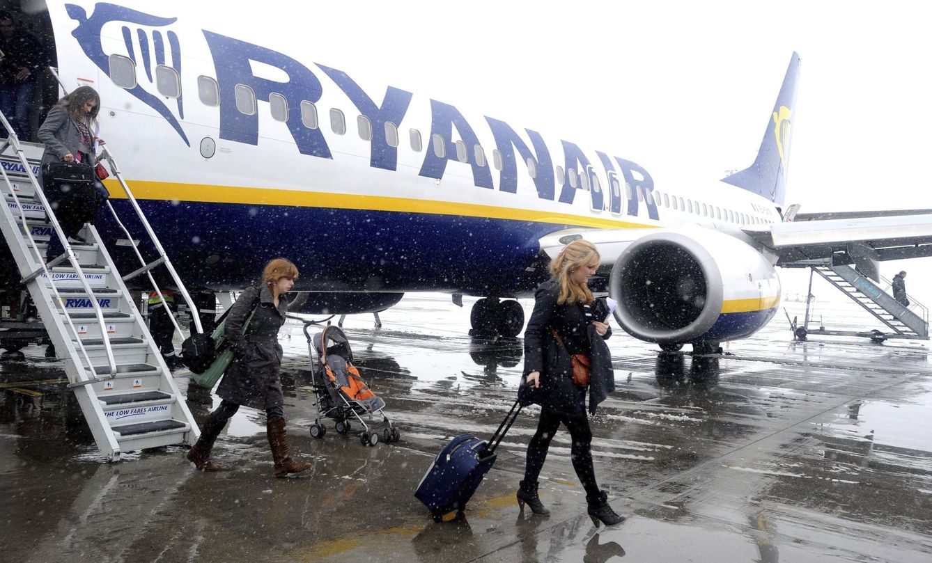 Ryanair tomó la decisión de cambiar su trato con el pasajero tras la aparición de otras 'low cost' en el sector. (Reuters)
