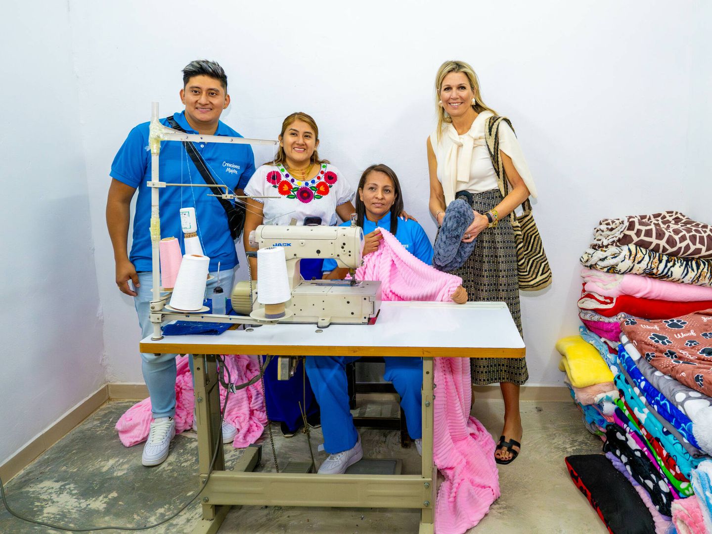 La reina Máxima visita una cooperativa en Medellín. (Gtres)