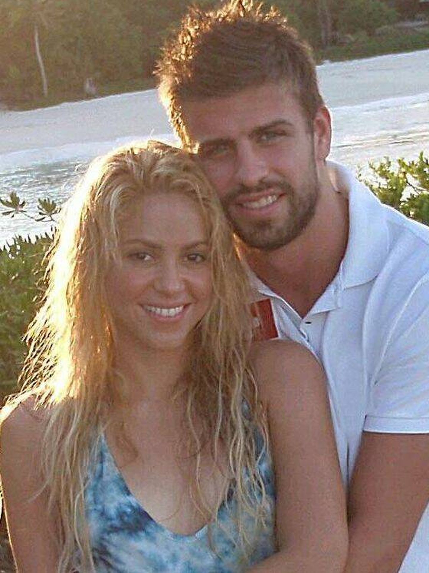  La imagen de Twitter con la que Shakira presentó a Piqué como su novio. (Cordon Press)
