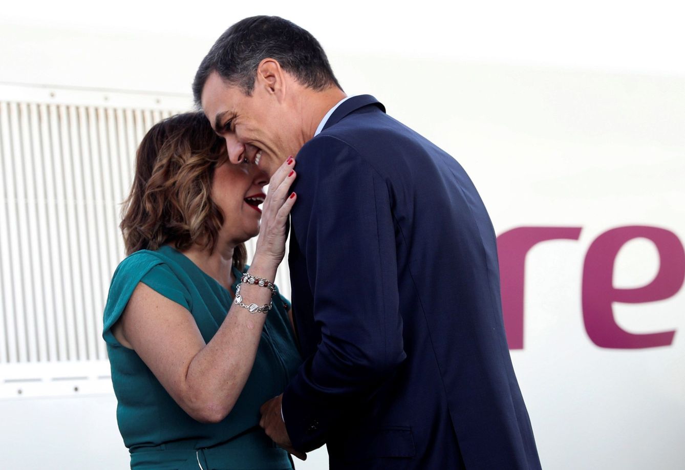 Susana Díaz y Pedro Sánchez, en 2019, en Antequera. (EFE)
