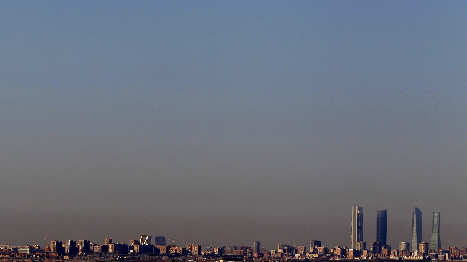 Foto: 'Boina' de contaminación sobre Madrid. (Reuters)