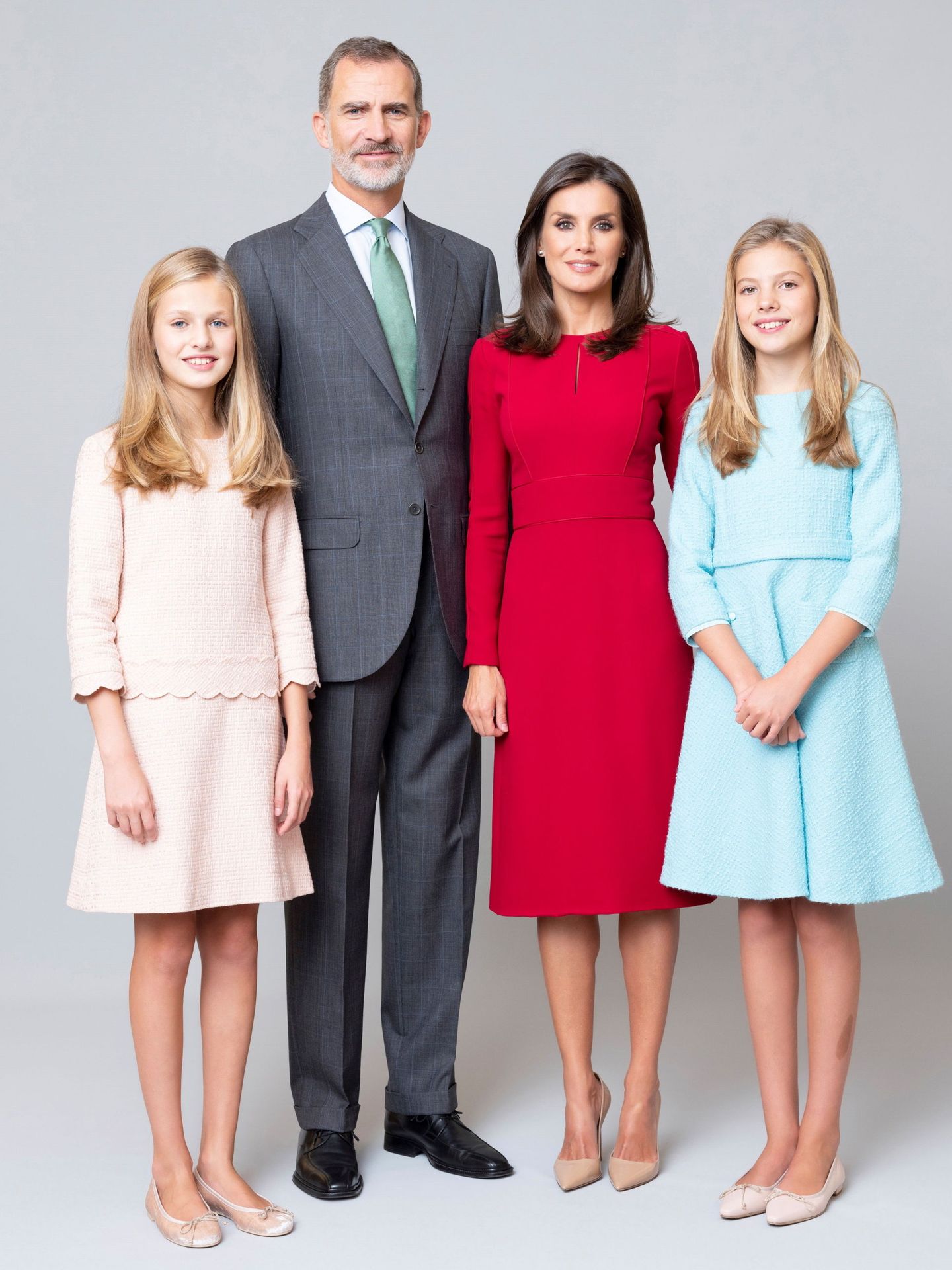 Felipe VI y Letizia con sus hijas. (Casa Real)