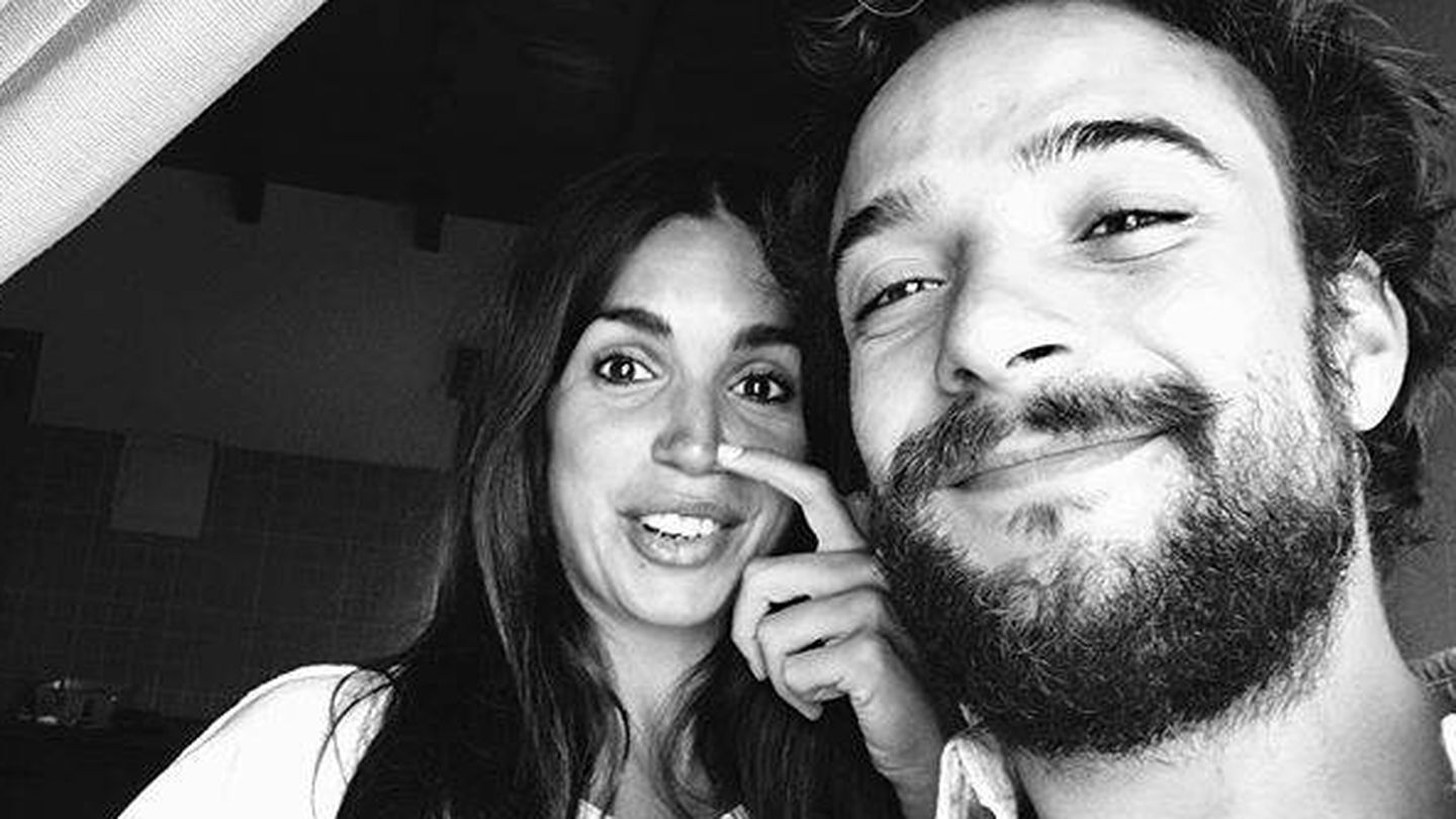 Elena Furiase, con su pareja. (Instagram)
