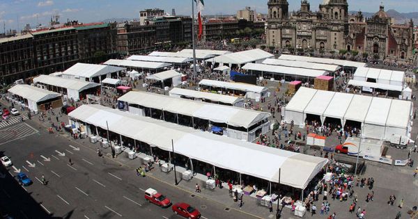 Foto: Feria Internacional del Libro en el Zócalo de México