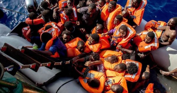 Foto: Imagen de archivo de un rescate de Médicos sin Fronteras en el Mediterráneo. (EFE)