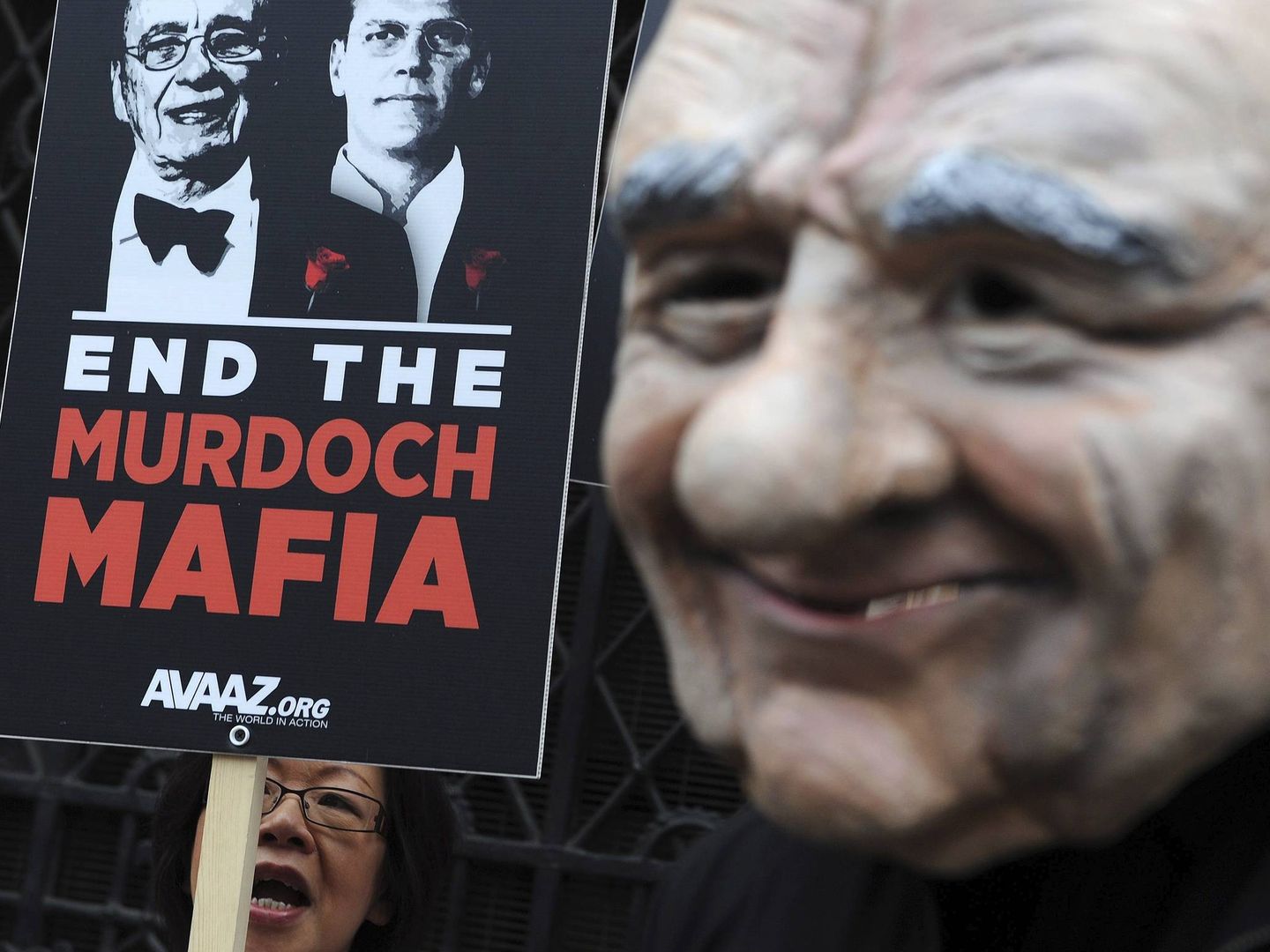 Manifestación contra Murdoch en Londres durante el escándalo de los pinchazos telefónicos. (EFE)                      