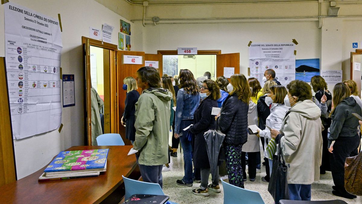 Participación a la baja y melones: un día normal de elecciones en Italia