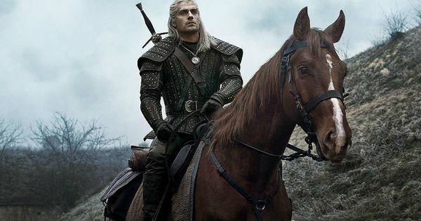 Foto: Geralt de Rivia a lomos de Sardinilla. (Netflix)