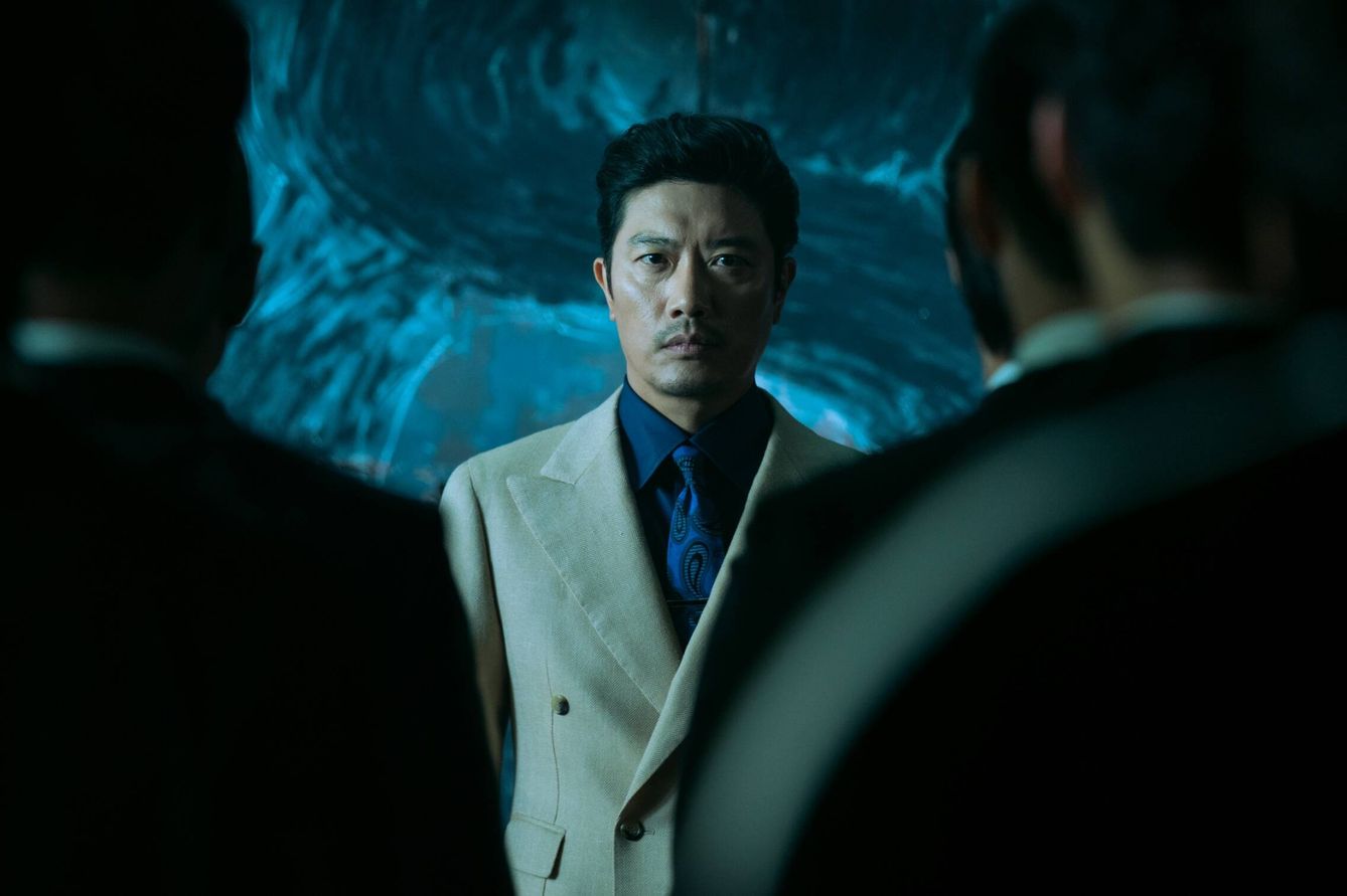 El enigmático Choi Moojin lidera la mafia a la que se une la protagonista. (Netflix)