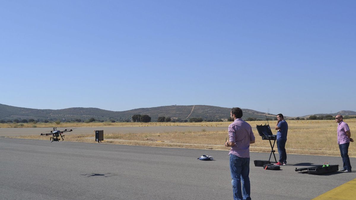 Defensa tiró ocho millones en el Aeródromo de Doñana para drones y ahora lo reactiva